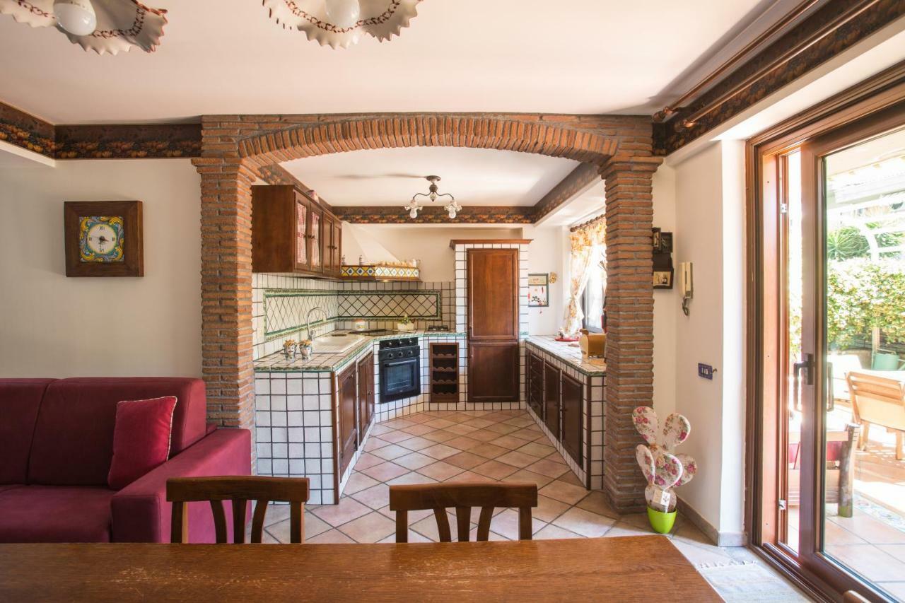 Sicilian Home อาชิ กัสเตลโล ภายนอก รูปภาพ